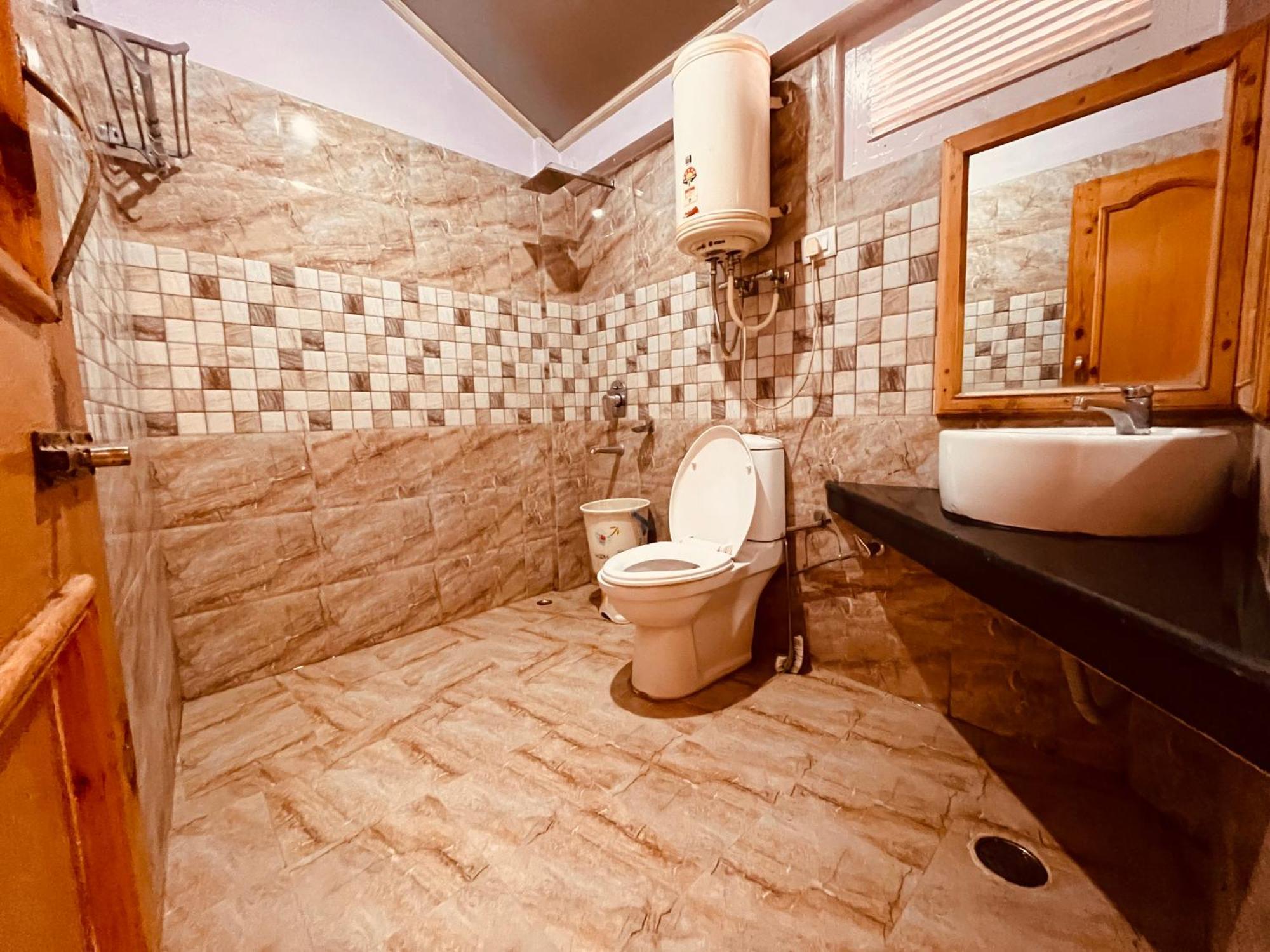 The Hollywood Vibes - #Riverview #Premium Rooms #Prime Location #Most Awarded #Parking #Top Rated #Open Terrace #Best Selling Hotel In Manali Exterior foto